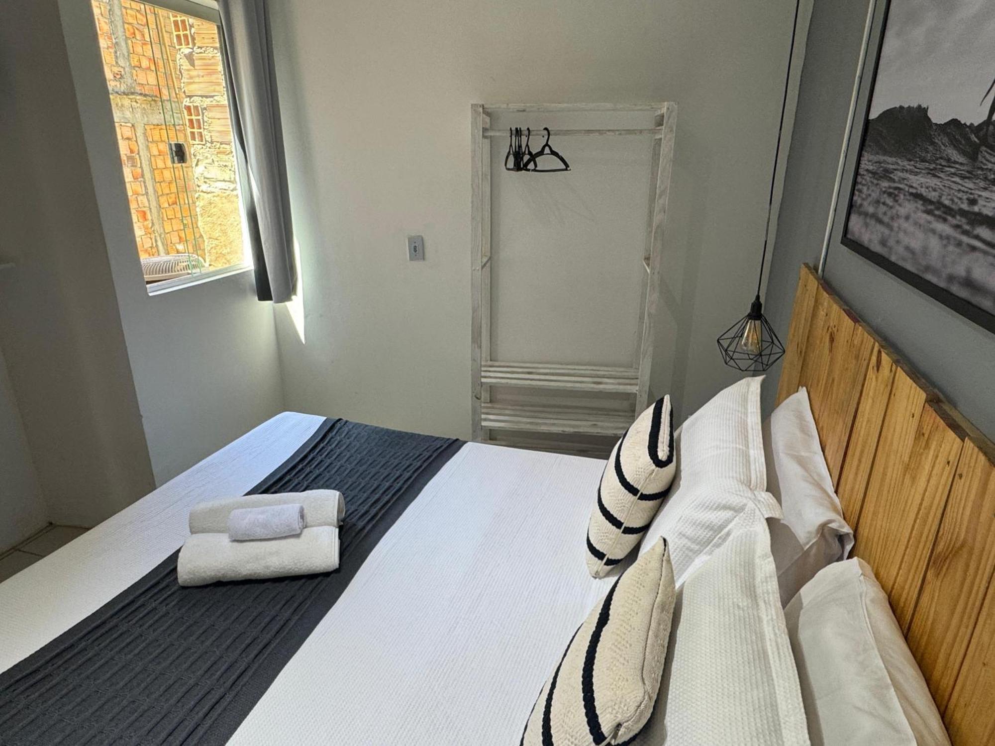 Apartment Pituba - Ap - 1 Andar - 2/4 *